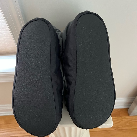 Bloch Warm Up Bootie! - Picture 4 of 6